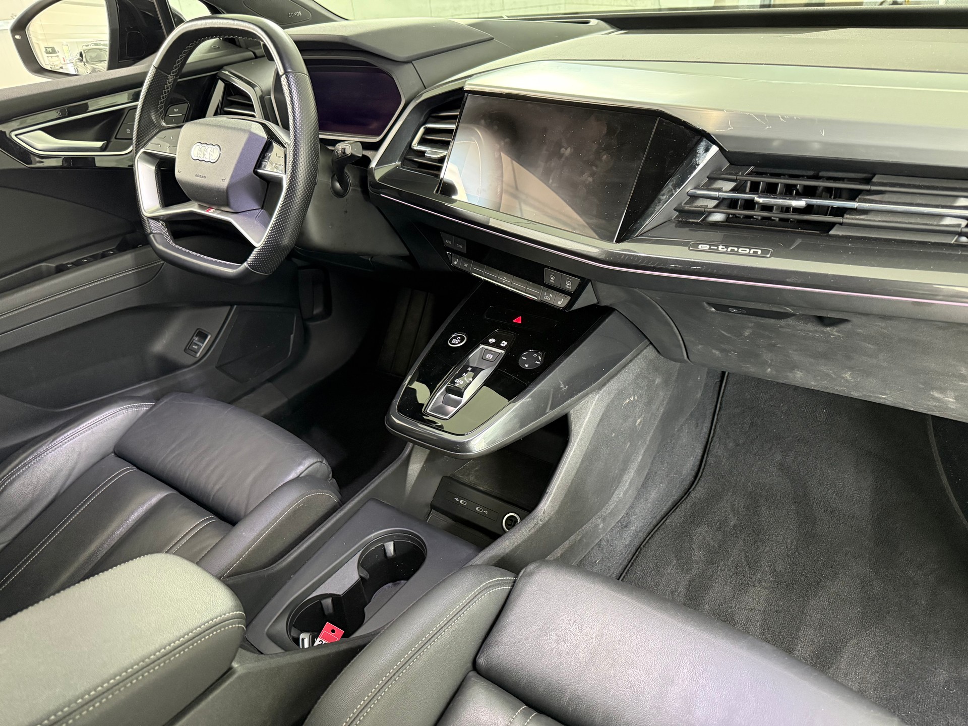 AUDI Q4 Sportback e-tron 50 quattro-image-5