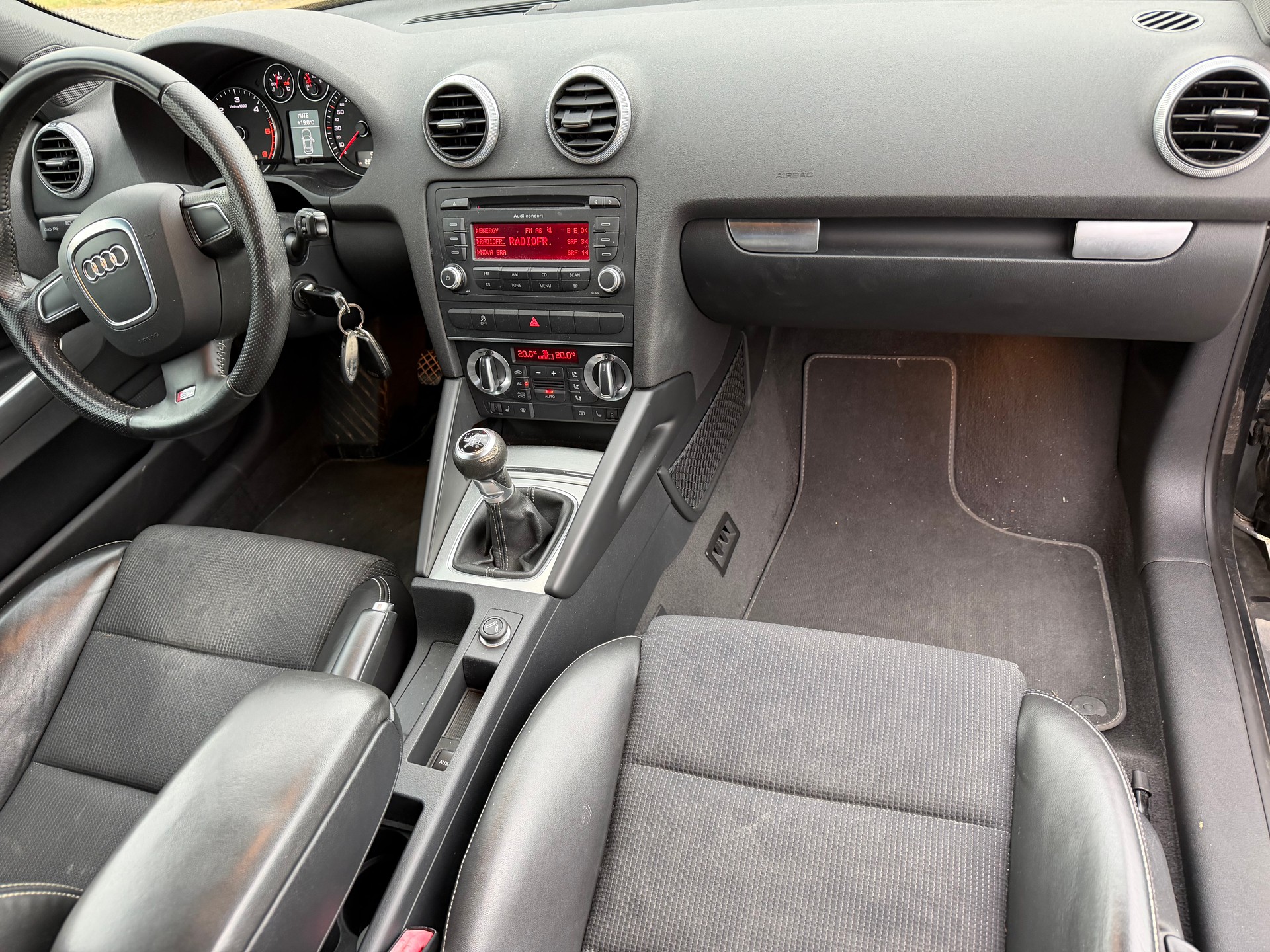 AUDI A3 2.0 TDI Attraction s-line-image-4