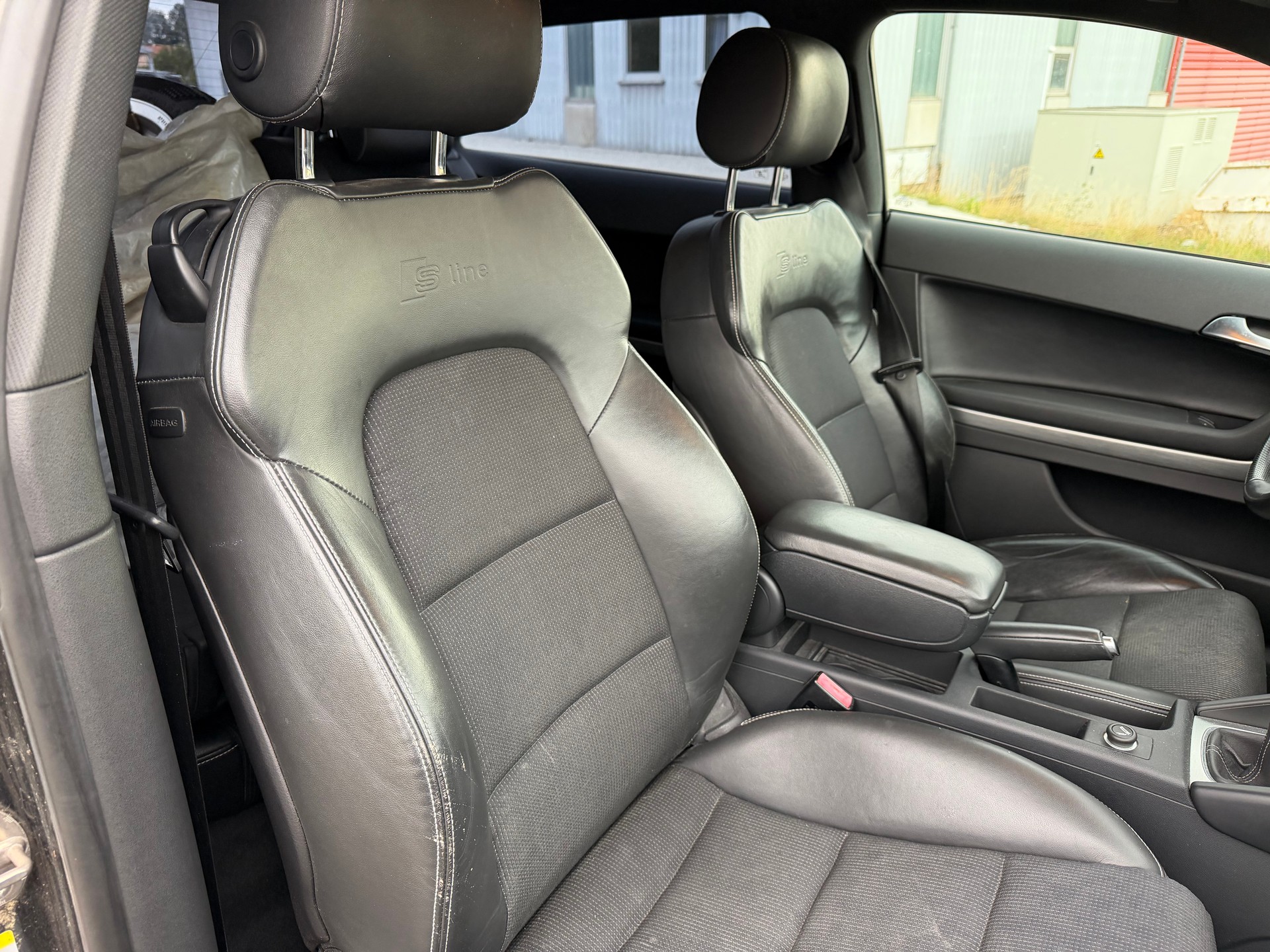 AUDI A3 2.0 TDI Attraction s-line-image-8