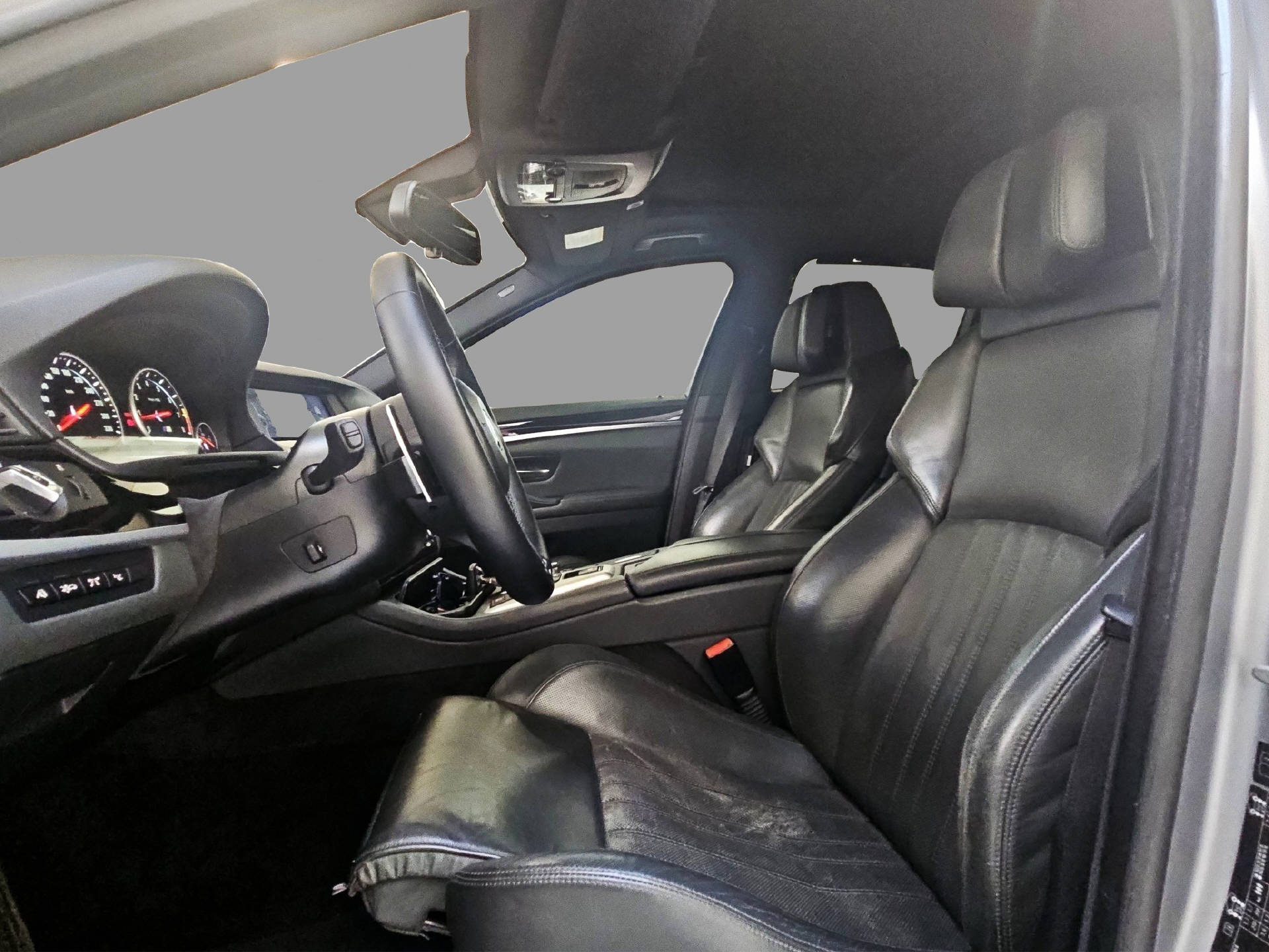 BMW M5-image-5