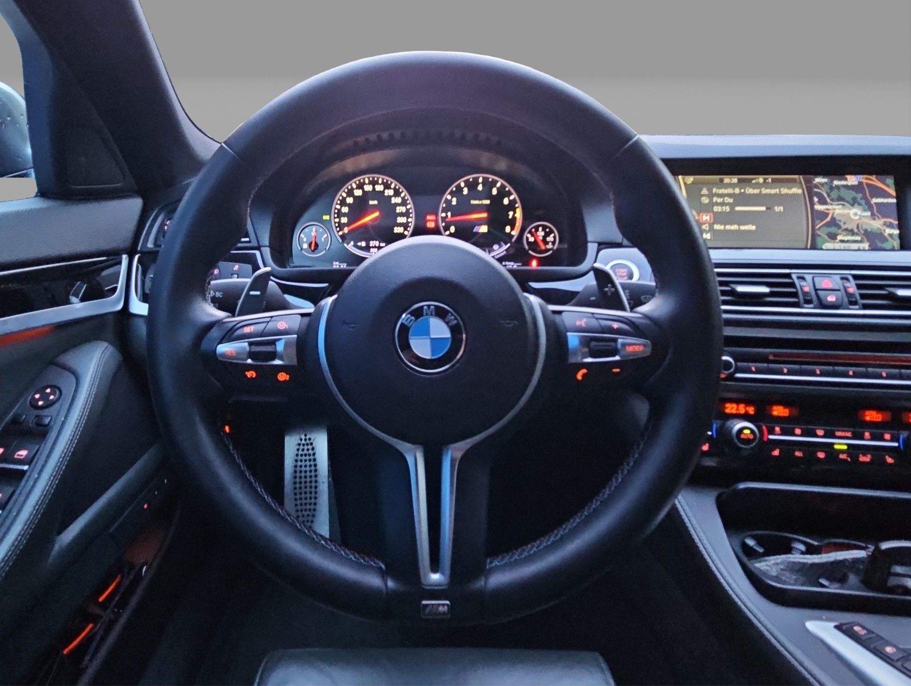 BMW M5-image-7