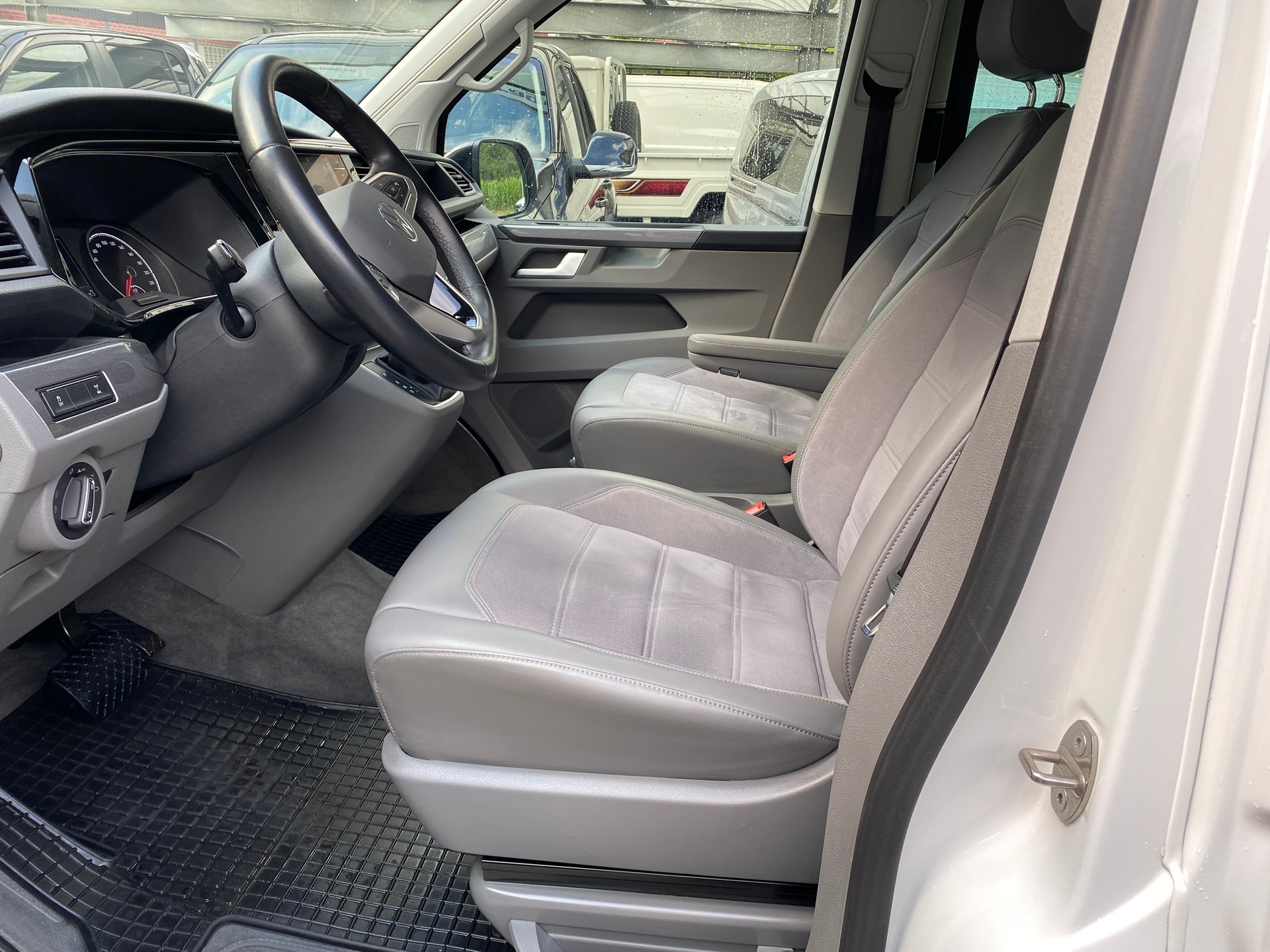 VW T6.1 California 2.0 Bi-TDI Ocean Edition Liberty 4Motion DSG-image-2