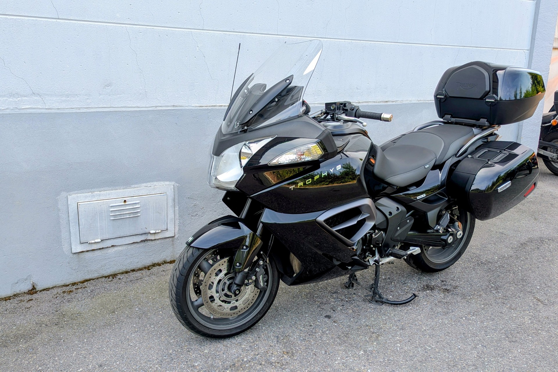 TRIUMPH Trophy 1200 SE ABS-showroom-element-3
