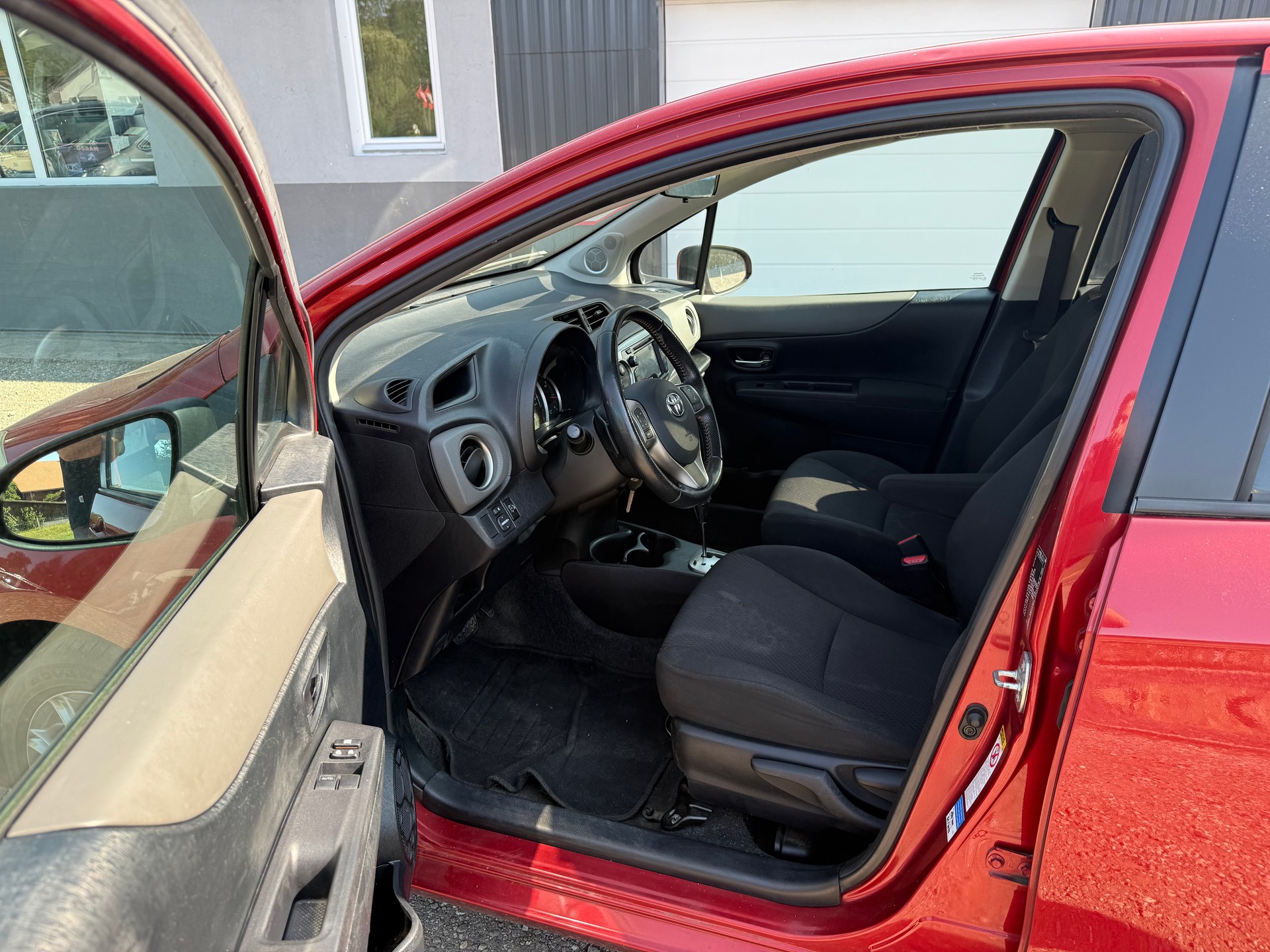 TOYOTA Yaris 1.33 Style Multidrive-image-4