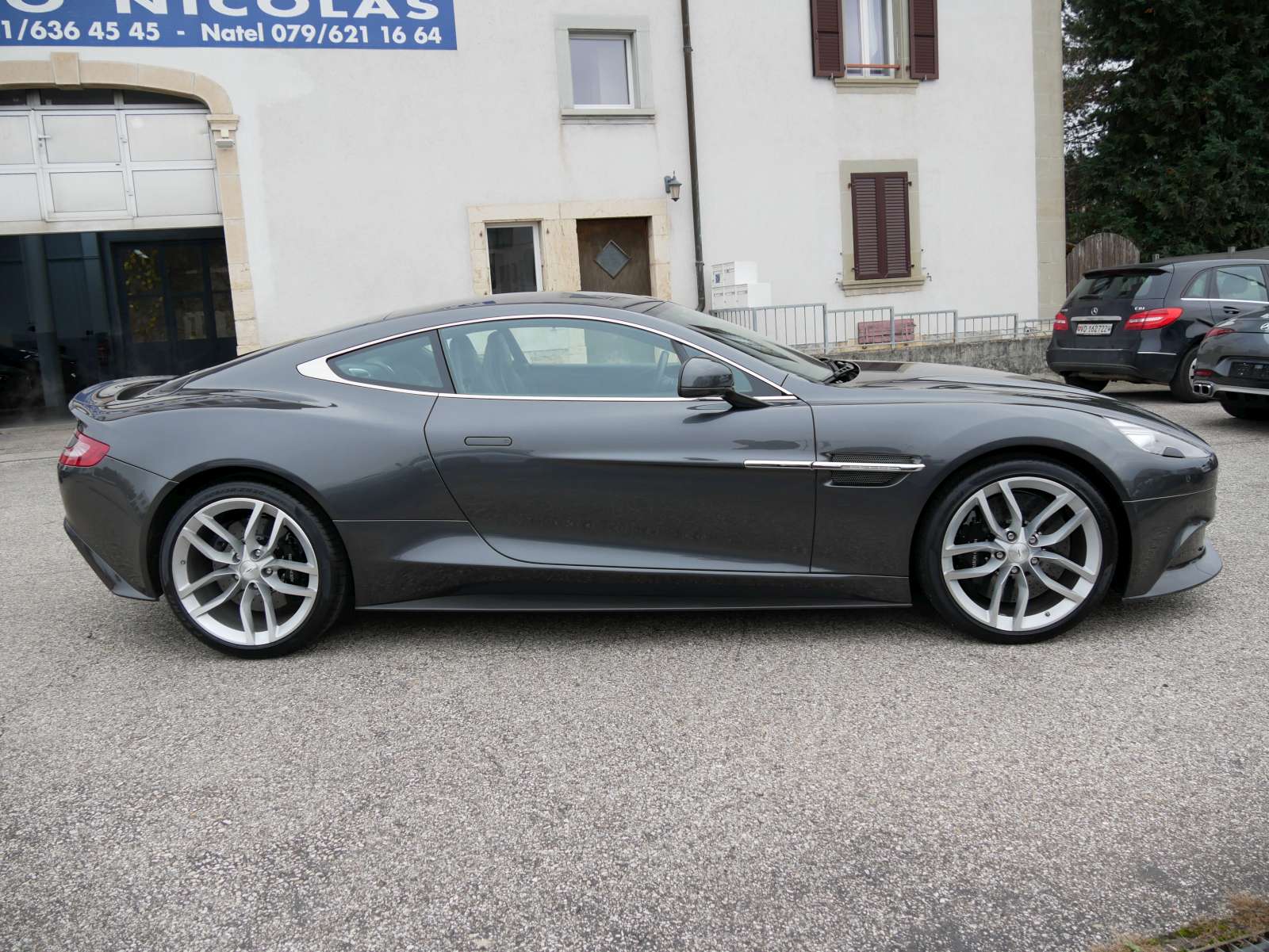 ASTON MARTIN Vanquish V12 5.9-48 Touchtronic 3-image-4