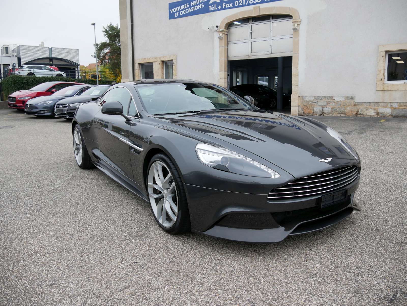 ASTON MARTIN Vanquish V12 5.9-48 Touchtronic 3-image-5