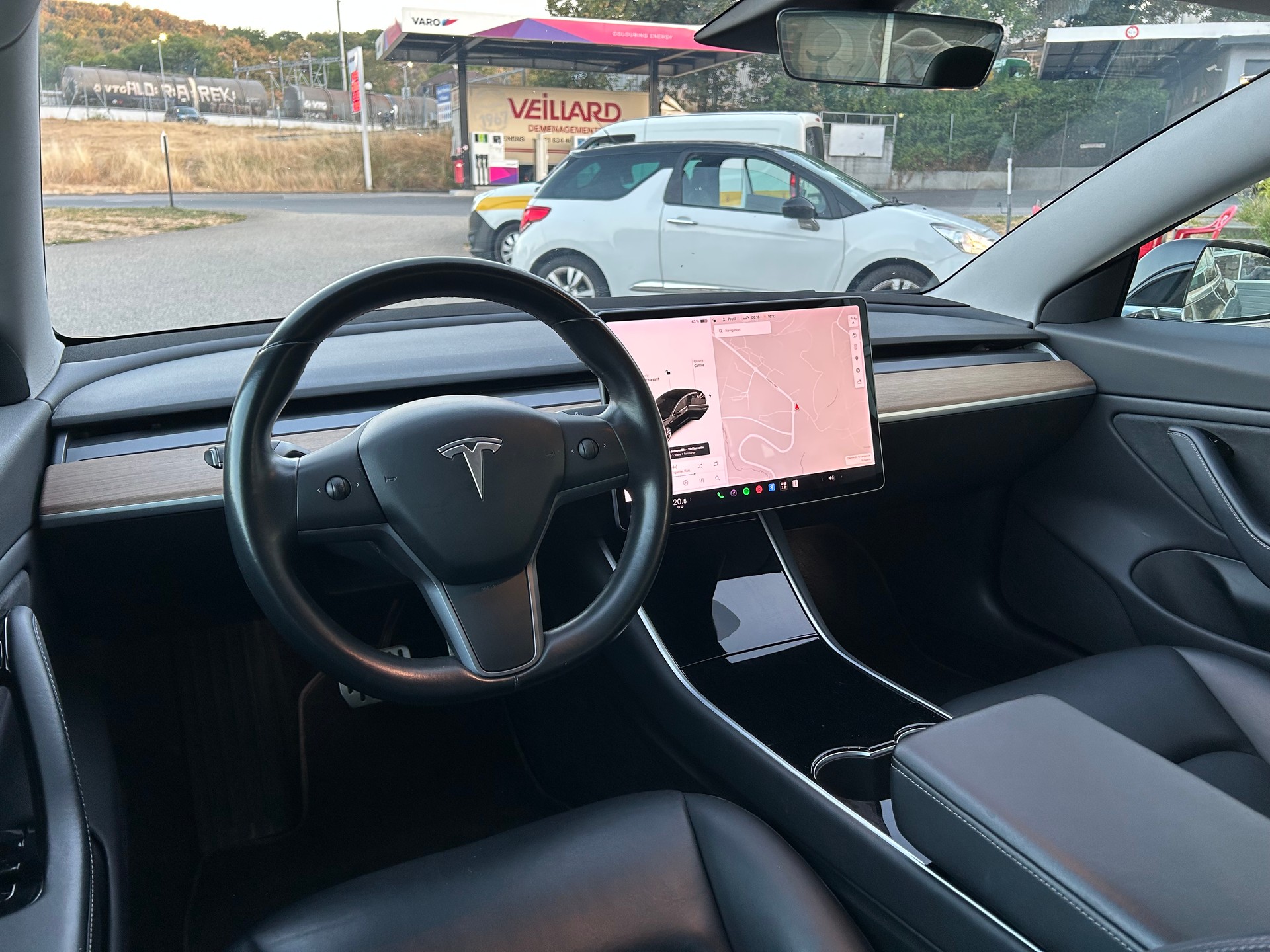 TESLA Model 3 Long Range Dual Motor AWD-image-9