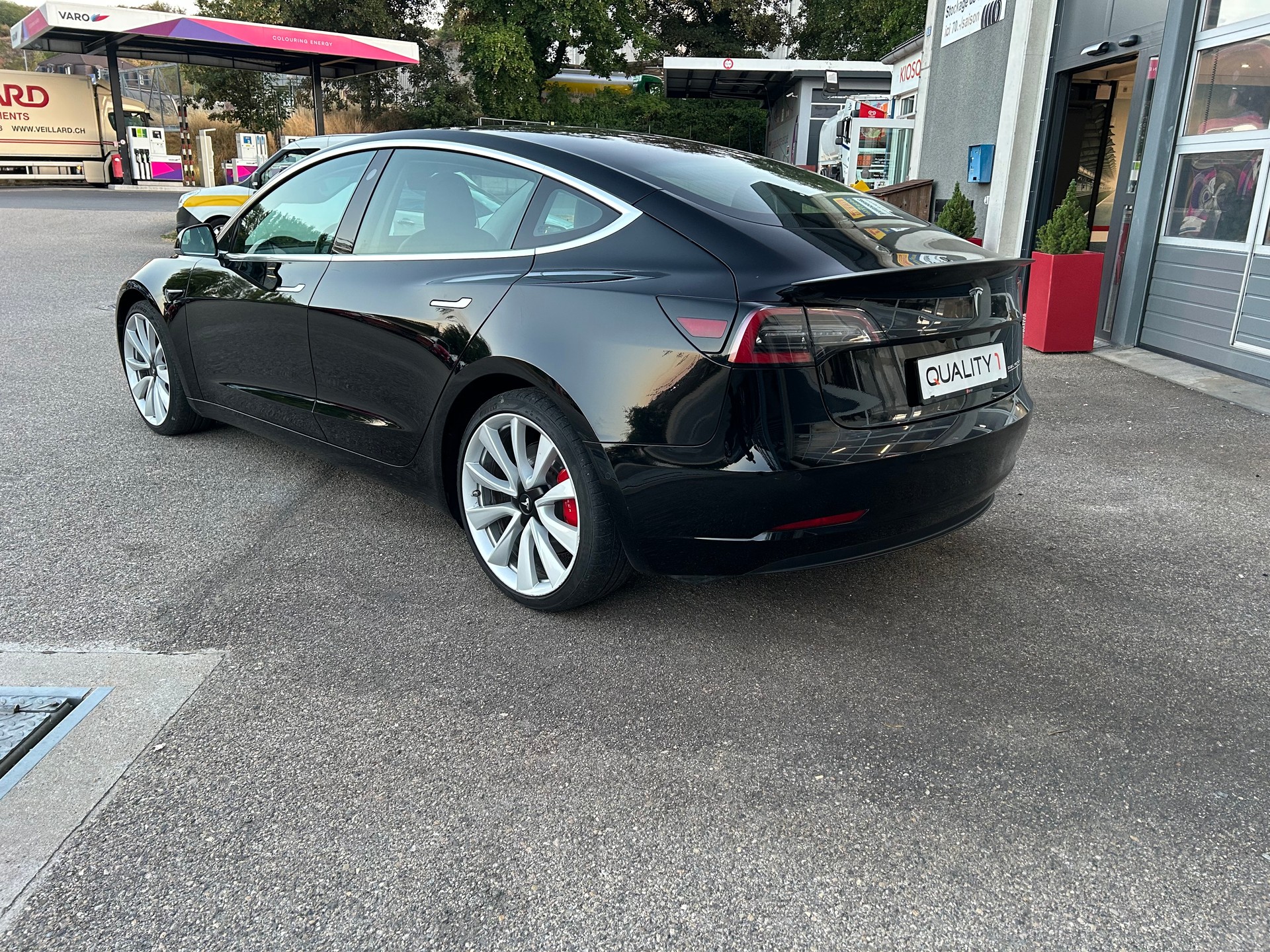 TESLA Model 3 Long Range Dual Motor AWD-image-4
