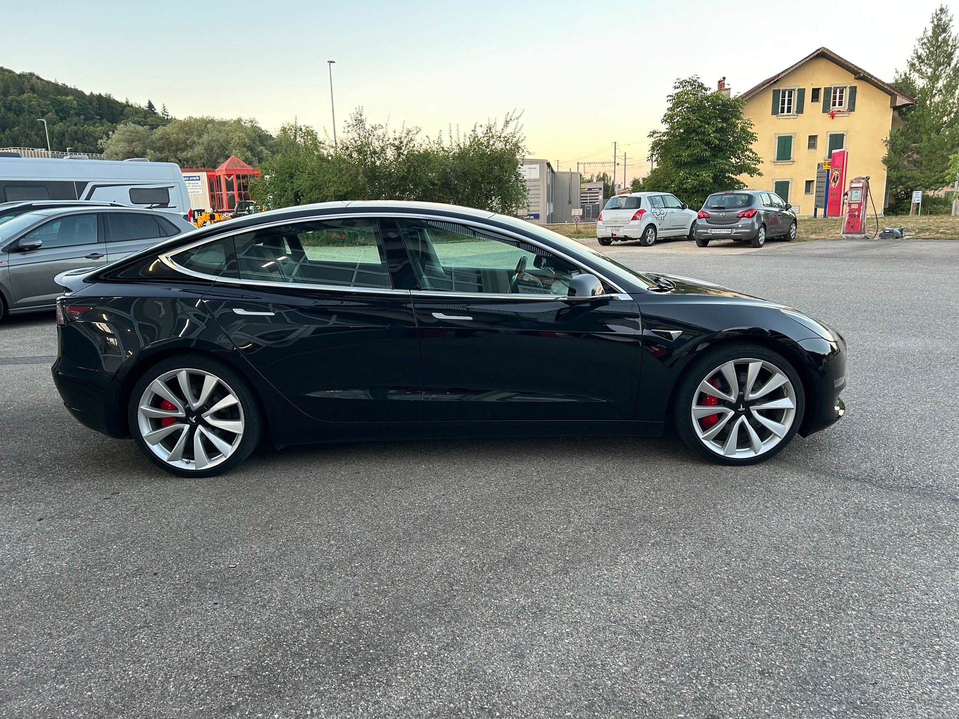 TESLA Model 3 Long Range Dual Motor AWD-image-5