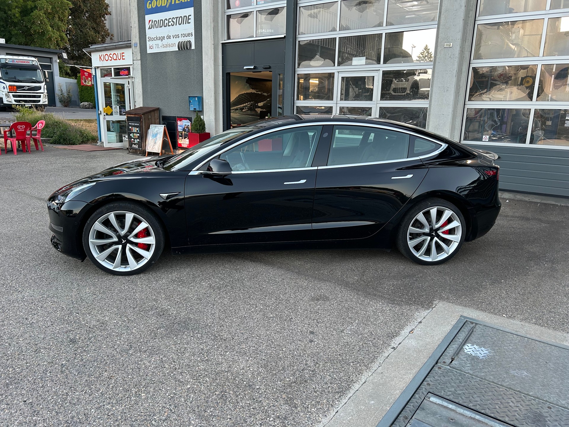 TESLA Model 3 Long Range Dual Motor AWD-image-3