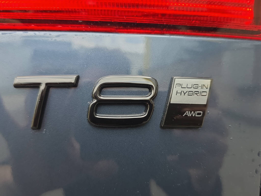 VOLVO XC60 2.0 T8 TE Black Edition eAWD-image-13