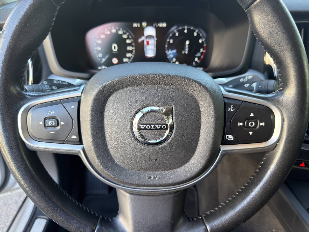 VOLVO V60 2.0 T6 Inscription AWD-image-11