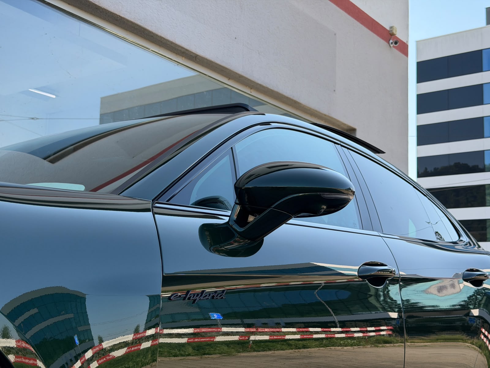 PORSCHE Panamera 4S E-Hybrid PDK-image-10