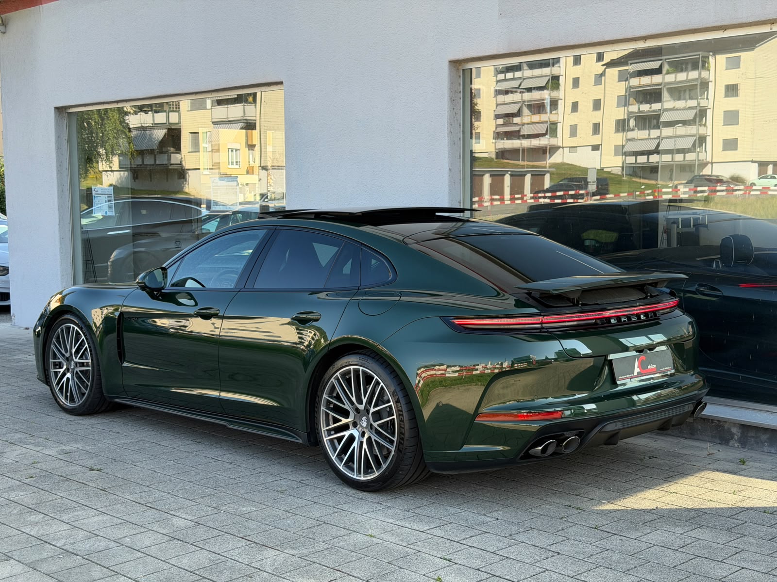 PORSCHE Panamera 4S E-Hybrid PDK-image-1