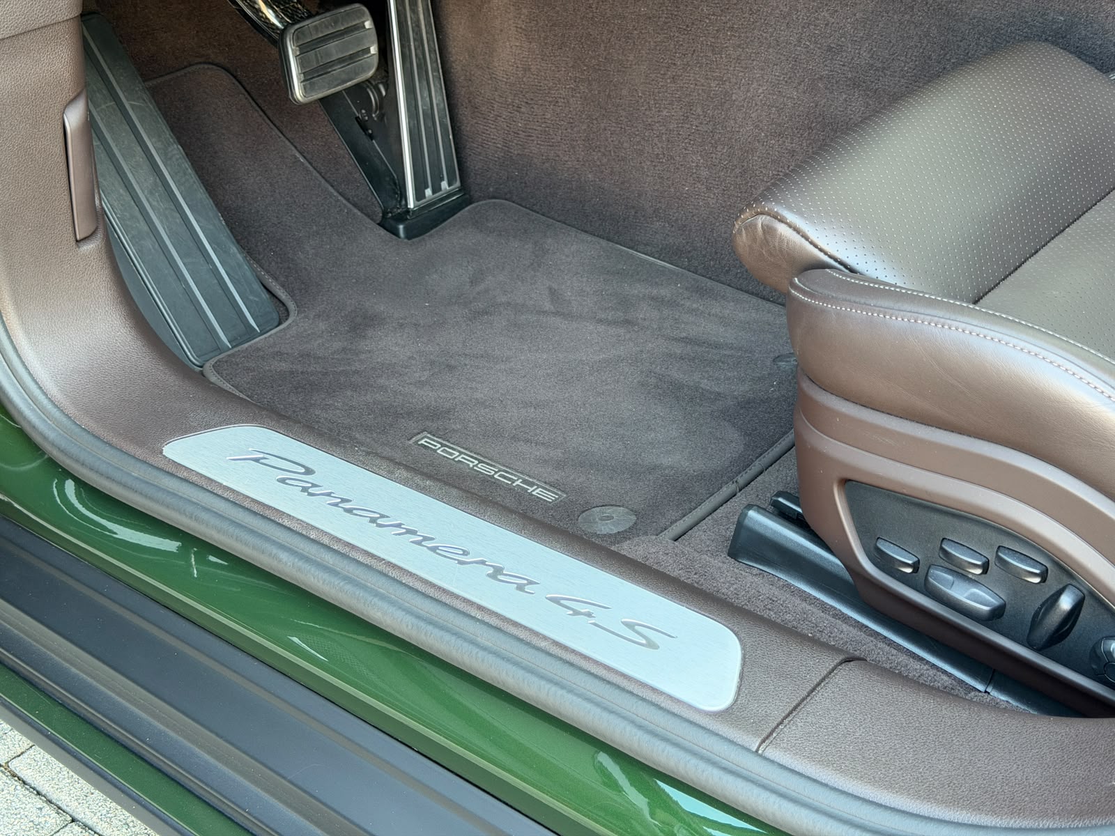PORSCHE Panamera 4S E-Hybrid PDK-image-17
