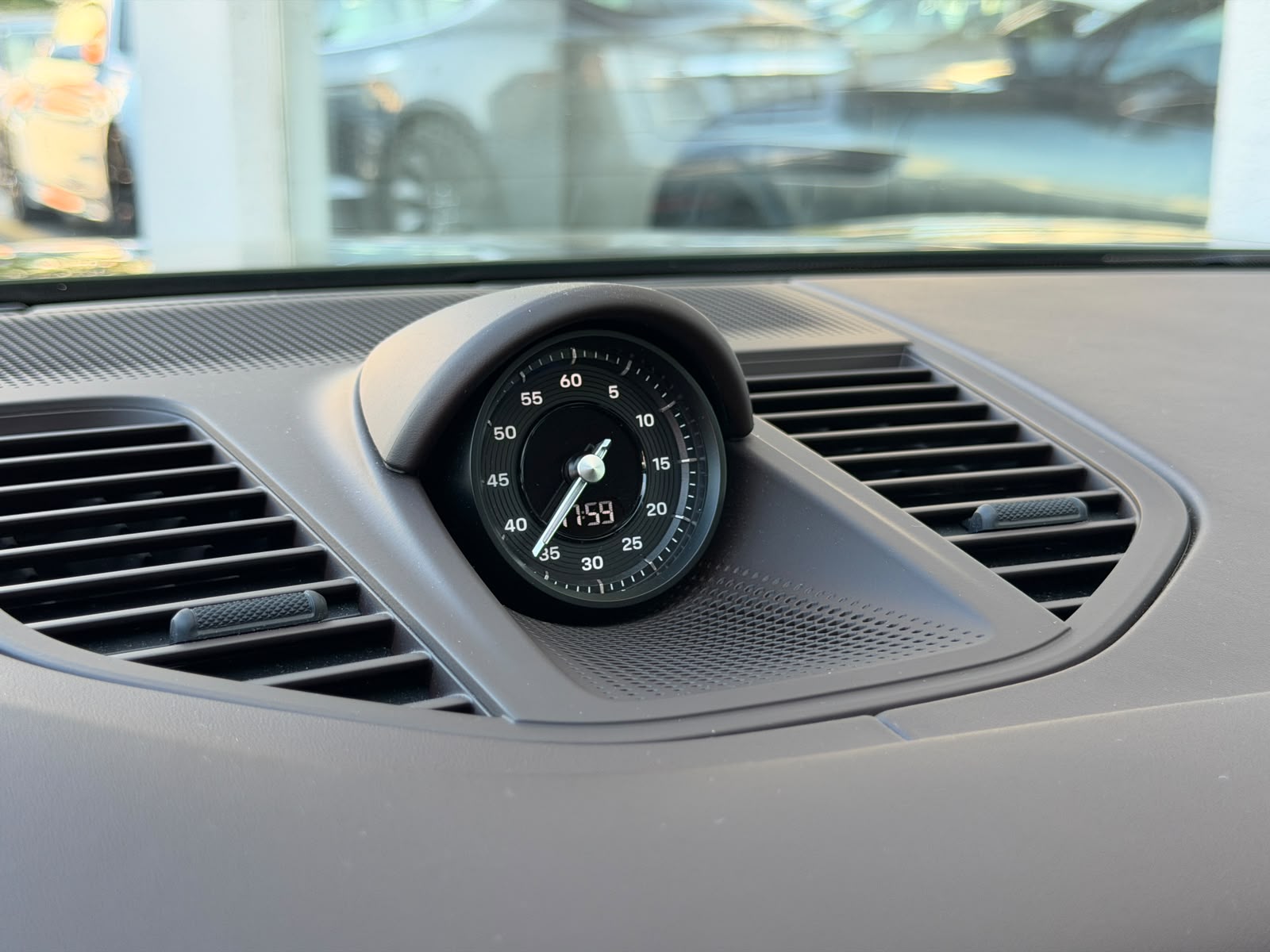 PORSCHE Panamera 4S E-Hybrid PDK-image-22