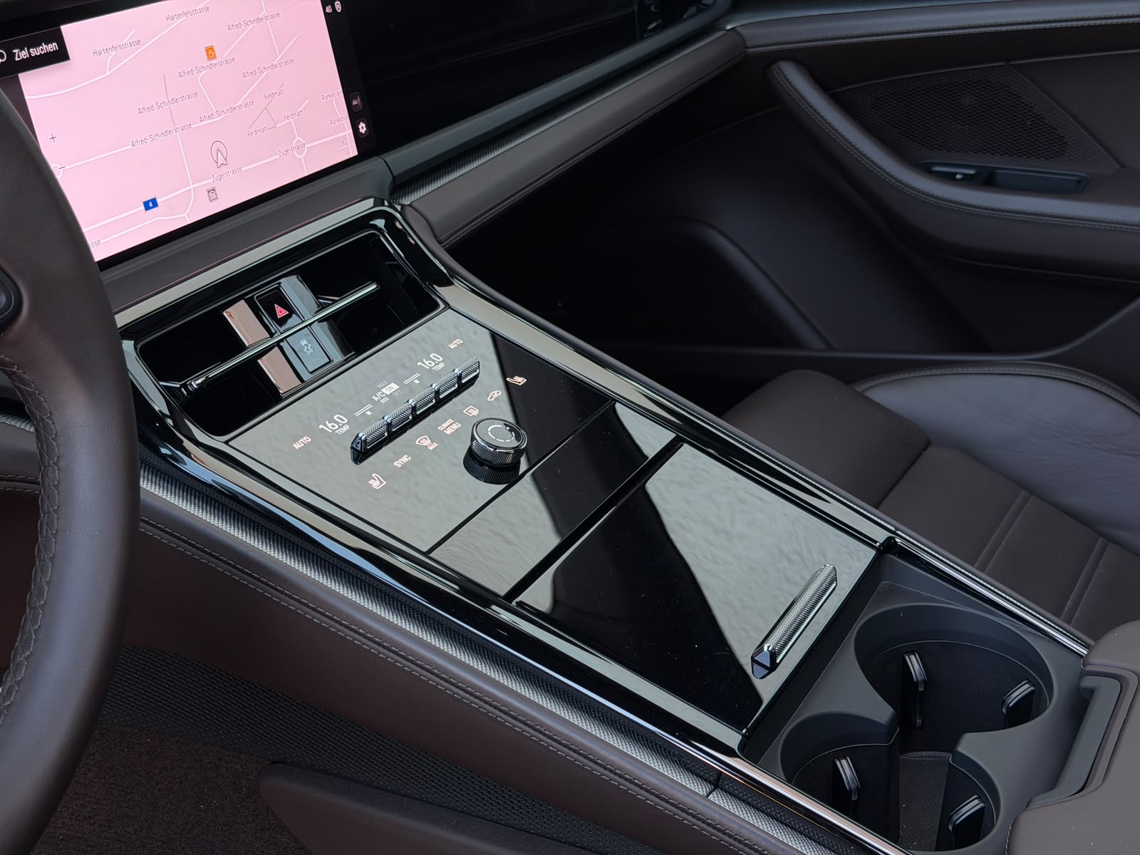 PORSCHE Panamera 4S E-Hybrid PDK-image-16