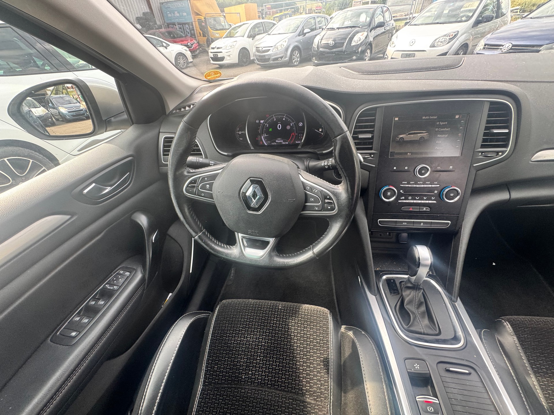 RENAULT Mégane Grandtour 1.2 16V Turbo GT Line EDC-image-8