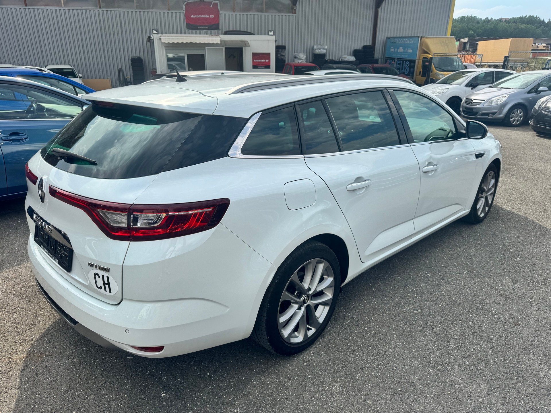 RENAULT Mégane Grandtour 1.2 16V Turbo GT Line EDC-image-4