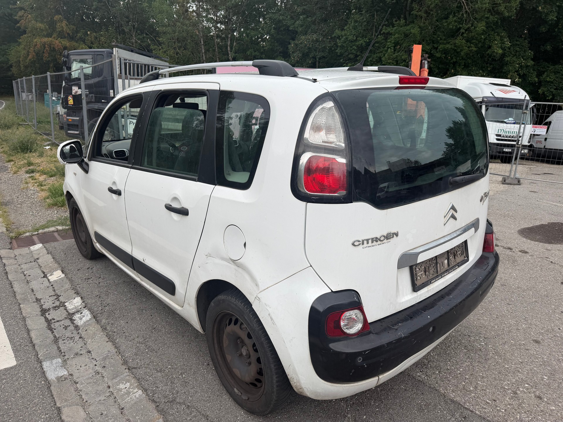 CITROEN C3 Picasso 1.6 HDi Chic-image-4