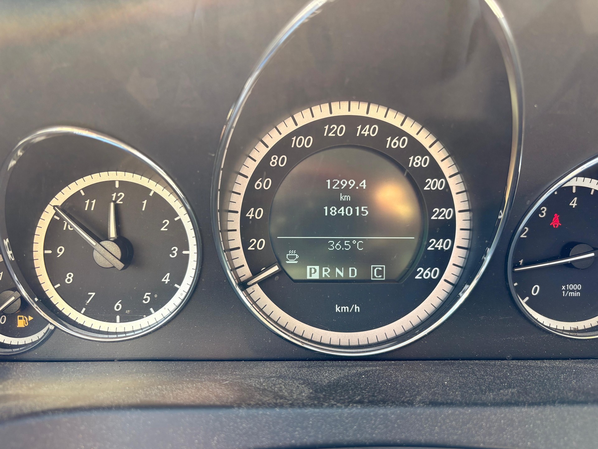 MERCEDES-BENZ E 350 CGI BlueEfficiency 7G-Tronic-image-9