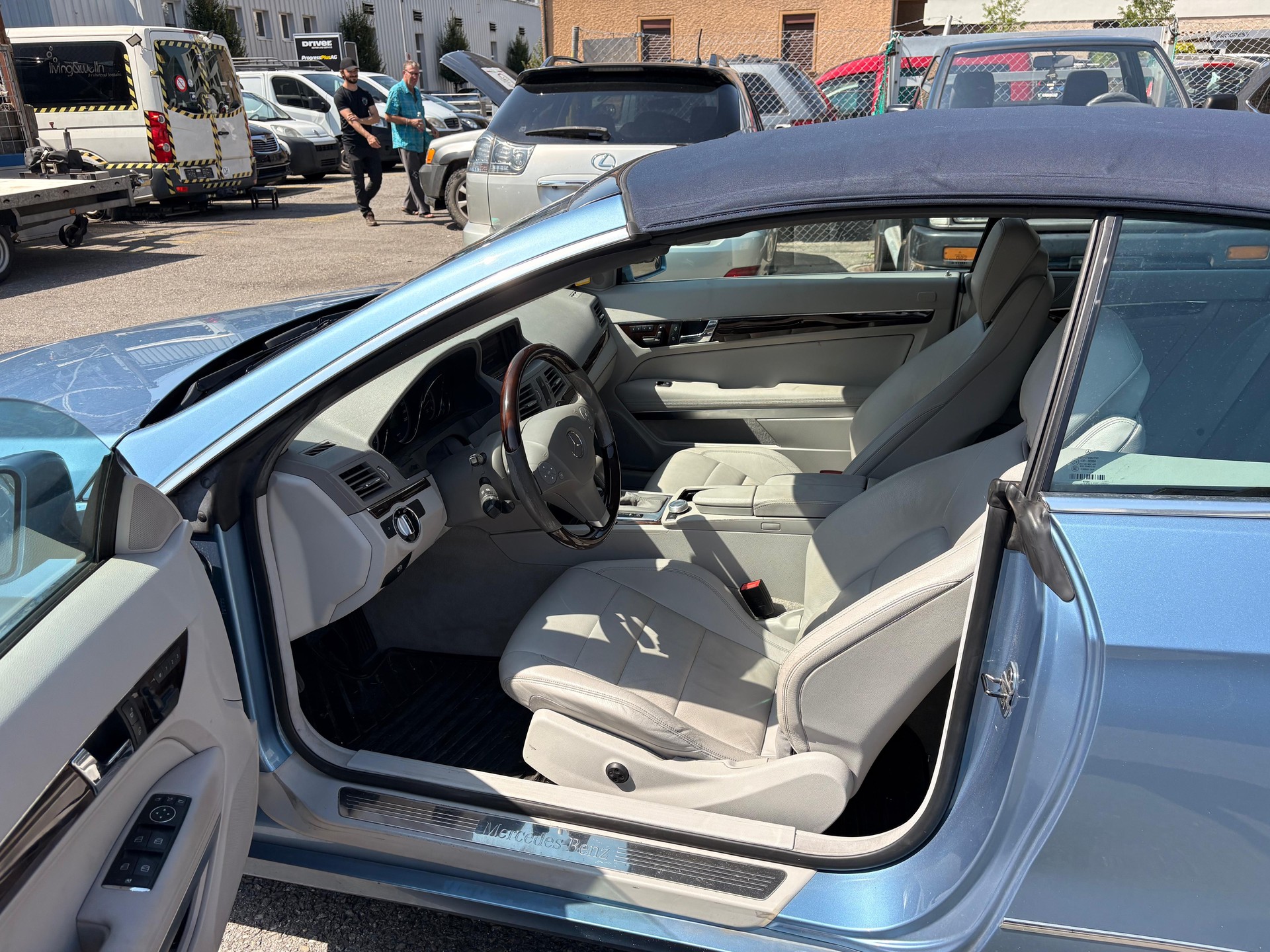 MERCEDES-BENZ E 350 CGI BlueEfficiency 7G-Tronic-image-5