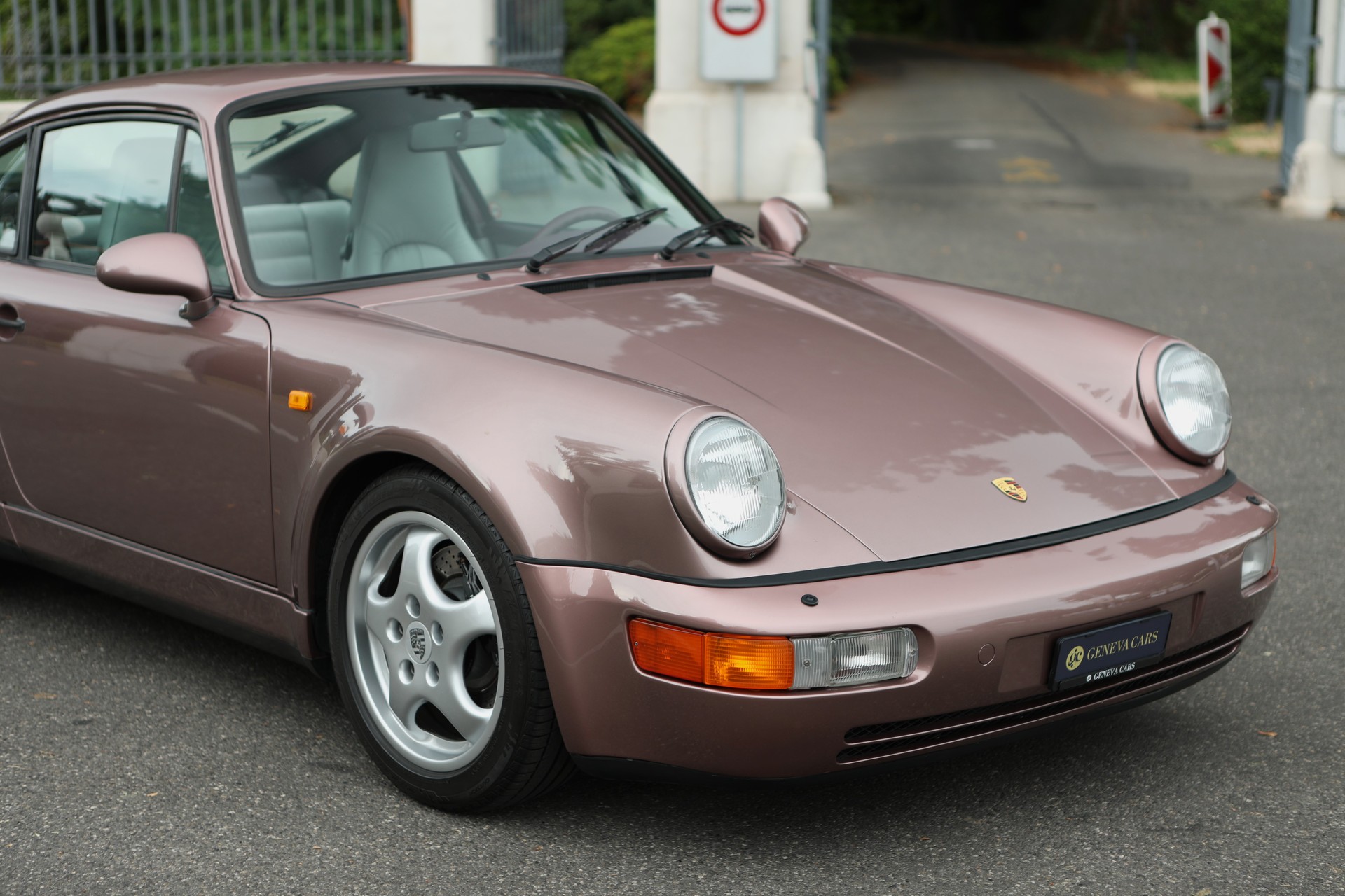 PORSCHE 911 Turbo II 3.3 ( 964 )-image-8