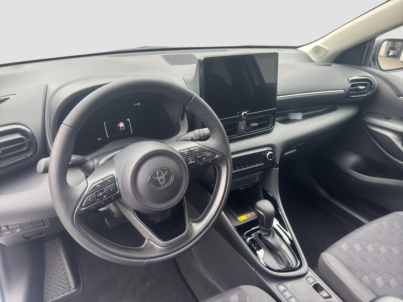 TOYOTA Yaris 1.5 VVT-i HSD Trend-image-11