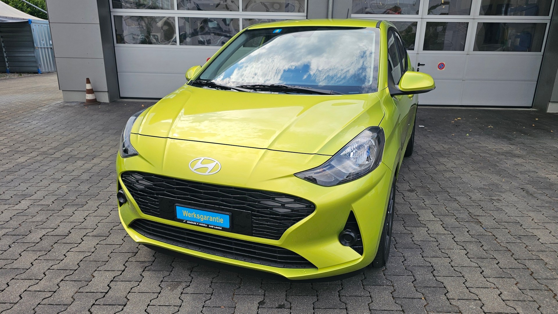 HYUNDAI i10 1.2 Amplia Aut.-image-17