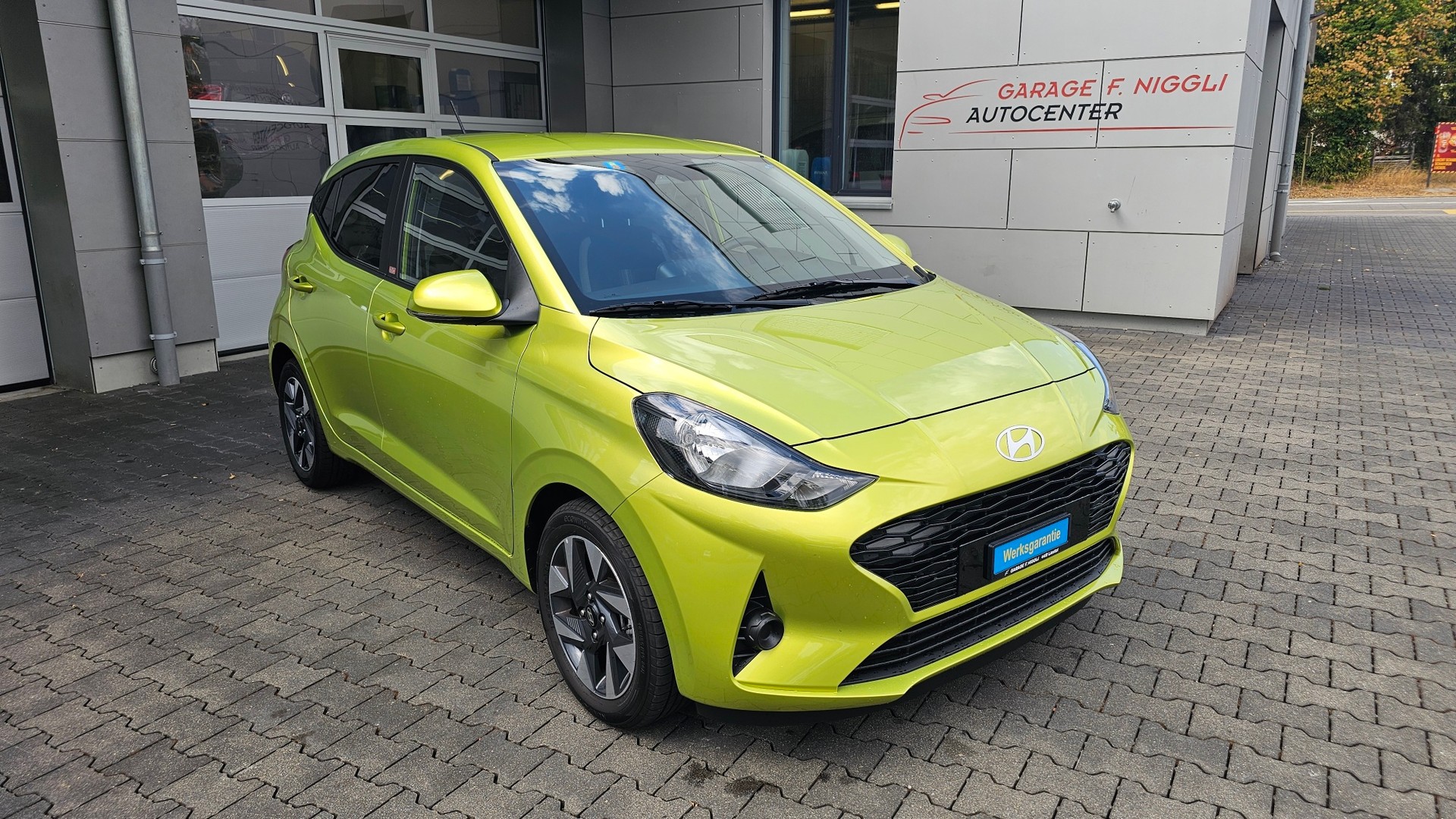 HYUNDAI i10 1.2 Amplia Aut.-image-0
