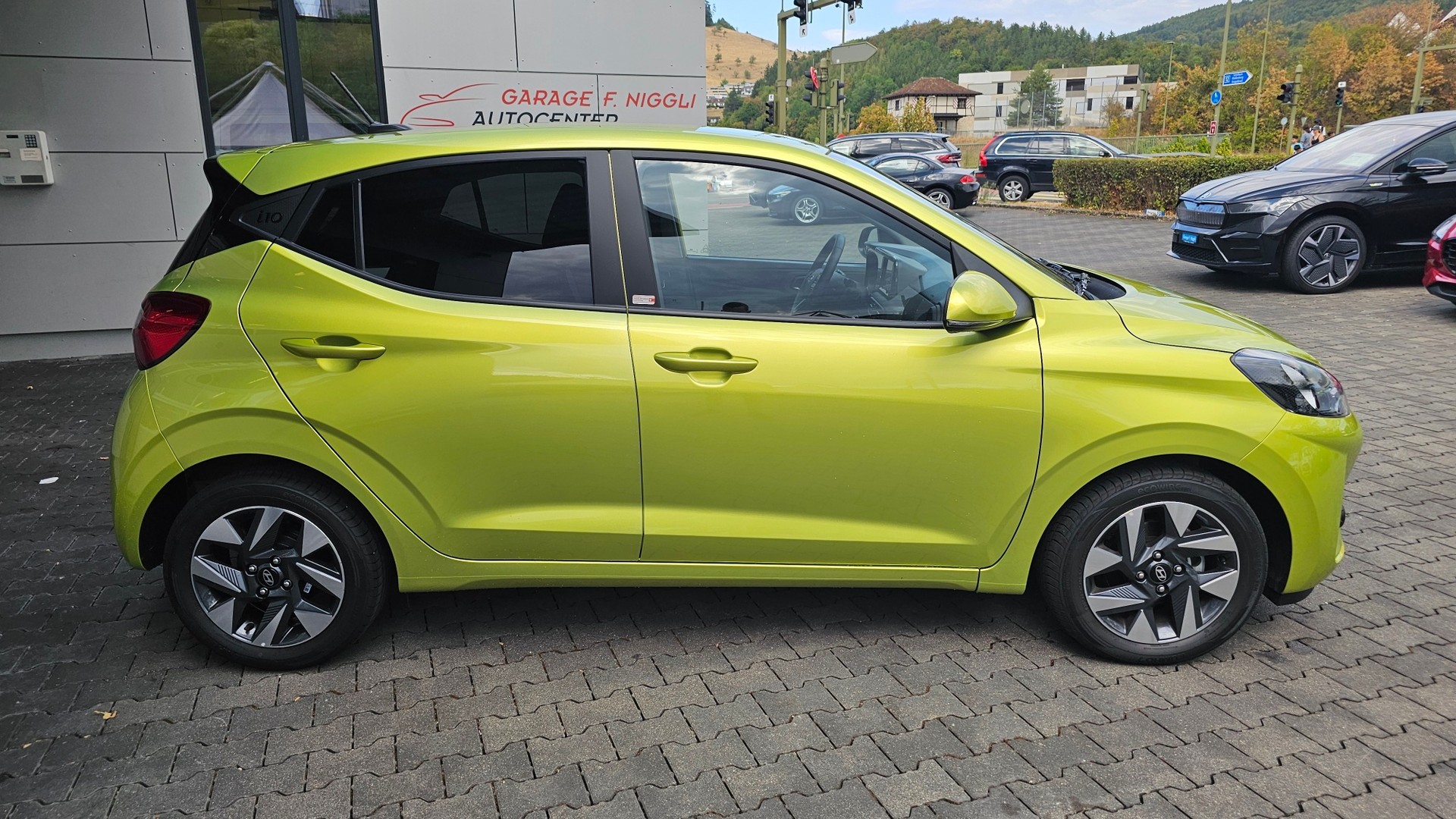HYUNDAI i10 1.2 Amplia Aut.-image-4