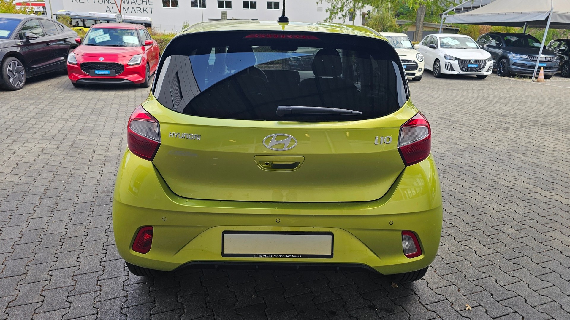 HYUNDAI i10 1.2 Amplia Aut.-image-9