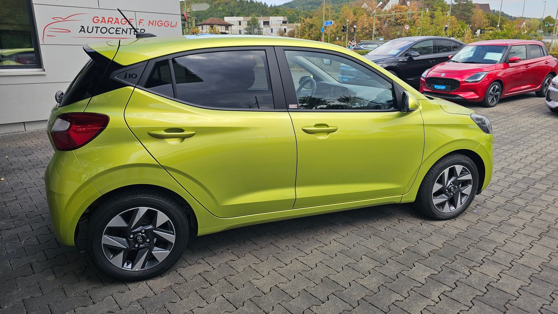 HYUNDAI i10 1.2 Amplia Aut.-image-5