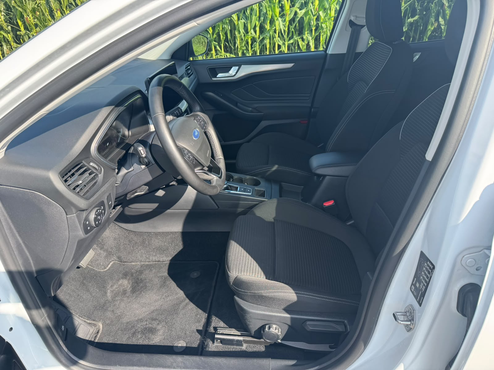 FORD Focus 1.5 TDCi Titanium Automatic-image-6