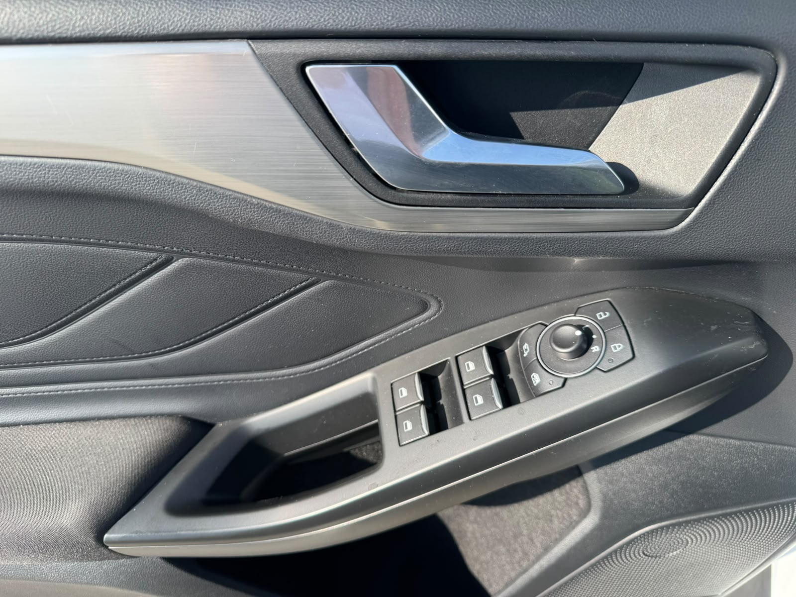 FORD Focus 1.5 TDCi Titanium Automatic-image-8