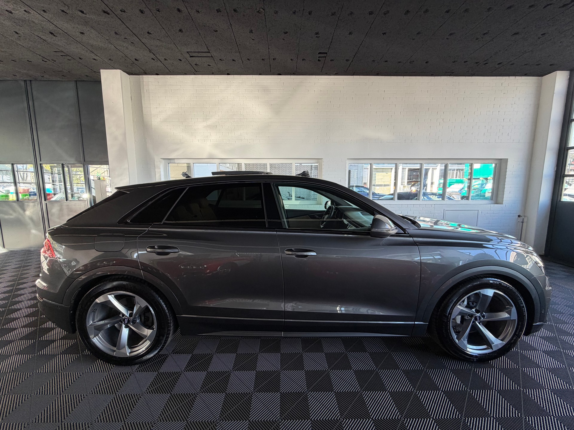 AUDI Q8 50 TDI quattro tiptronic-image-1