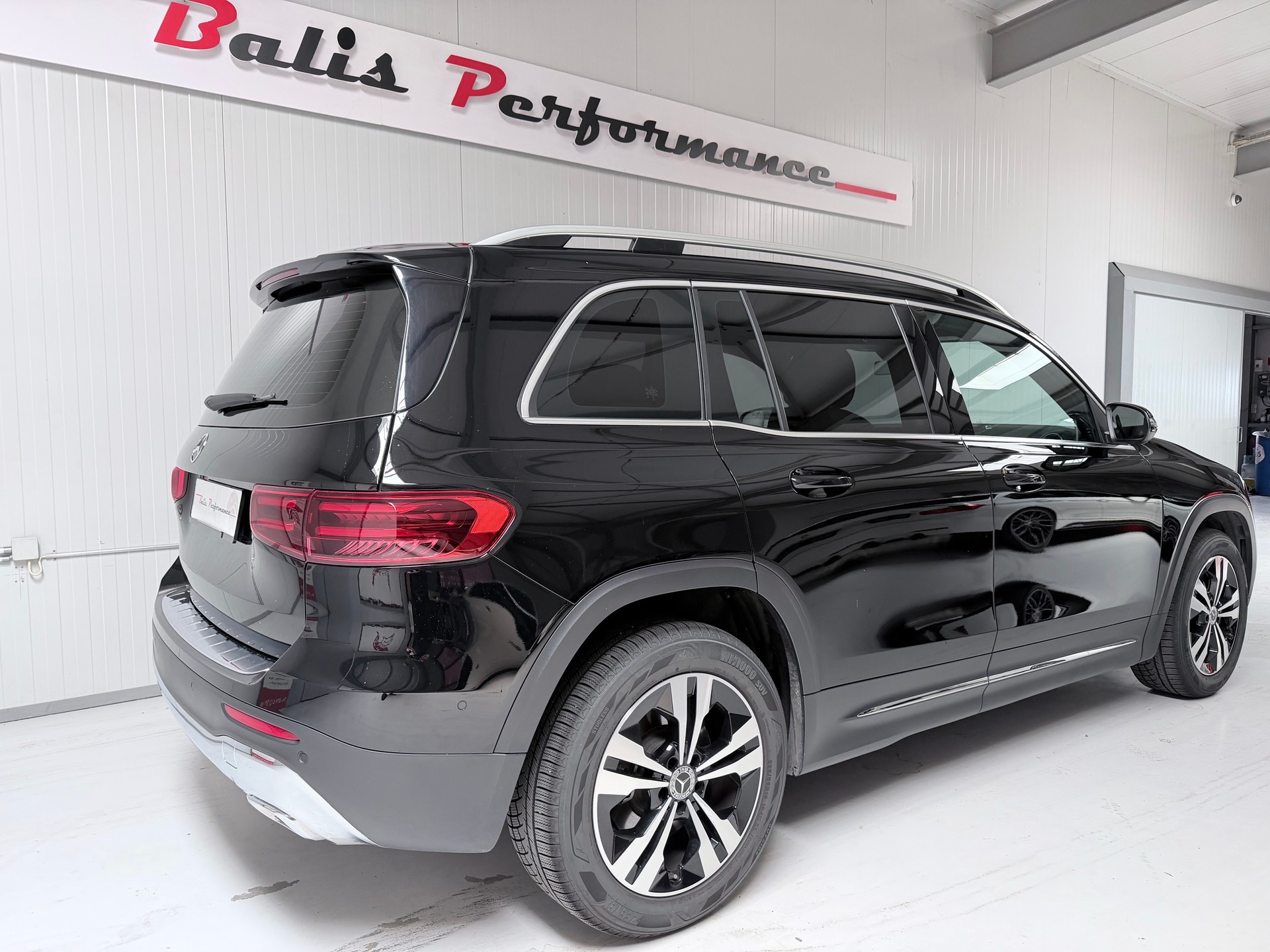MERCEDES-BENZ GLB 220d 4Matic-image-2