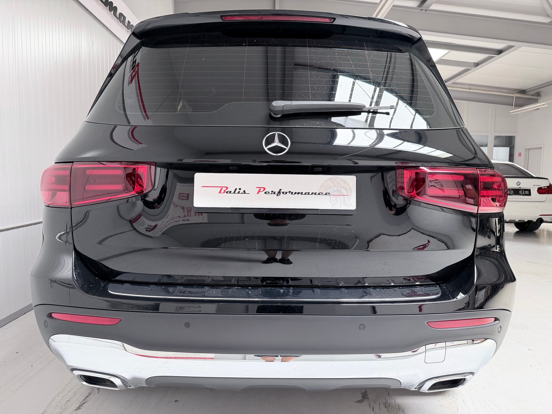 MERCEDES-BENZ GLB 220d 4Matic-image-4