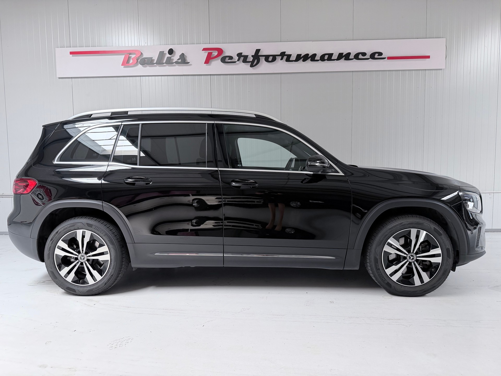 MERCEDES-BENZ GLB 220d 4Matic-image-1