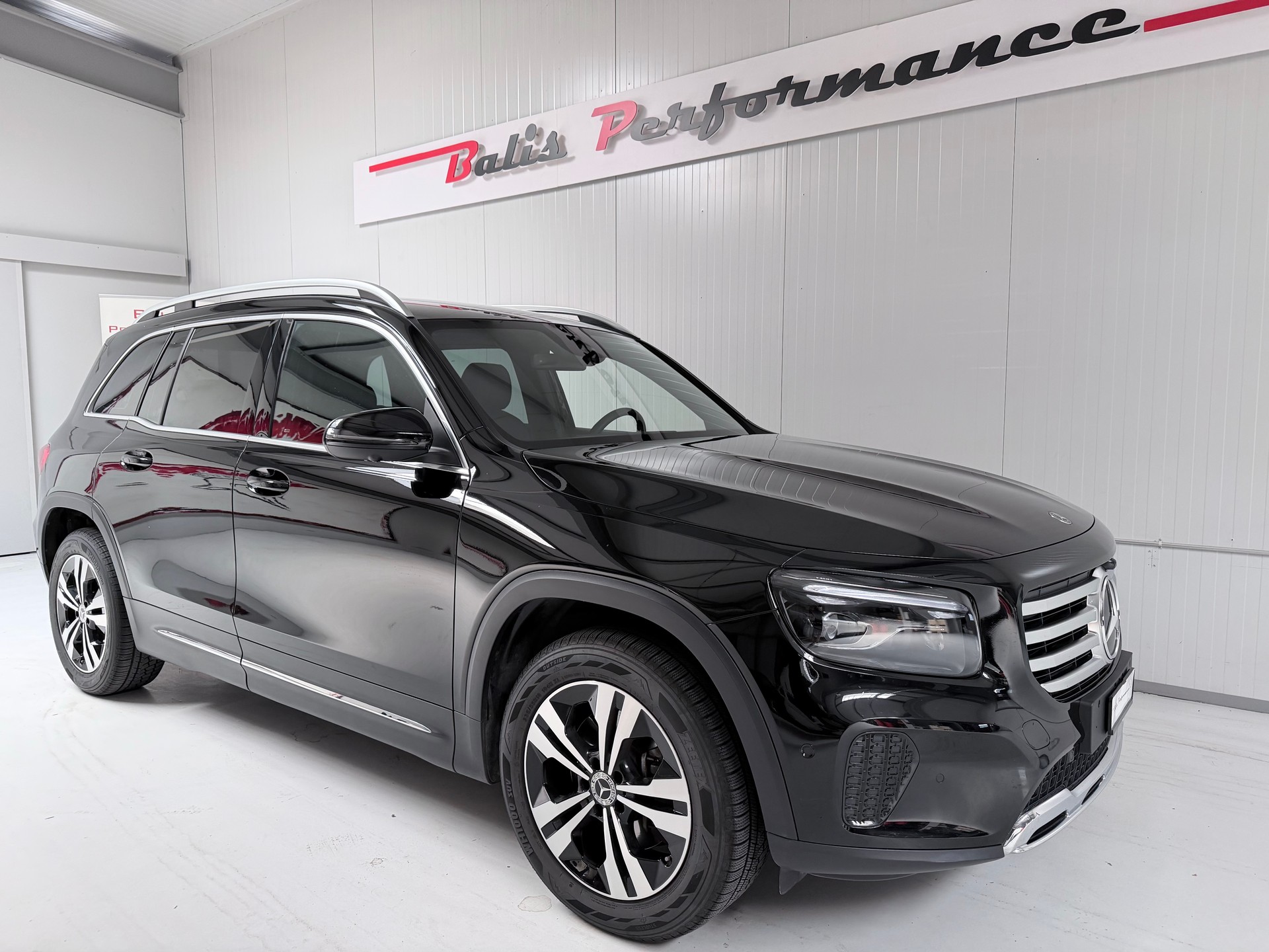 MERCEDES-BENZ GLB 220d 4Matic-image-0
