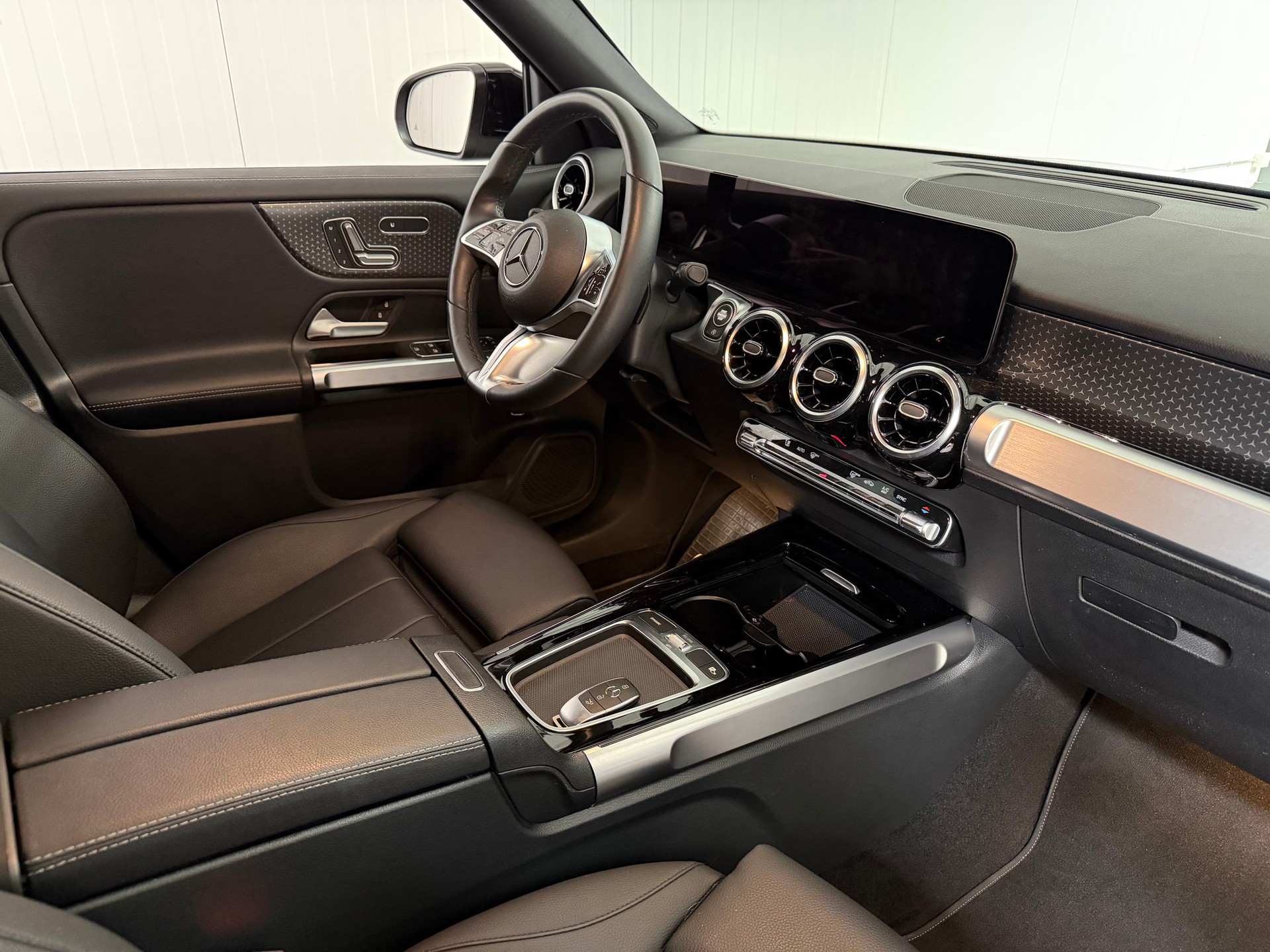 MERCEDES-BENZ GLB 220d 4Matic-image-8