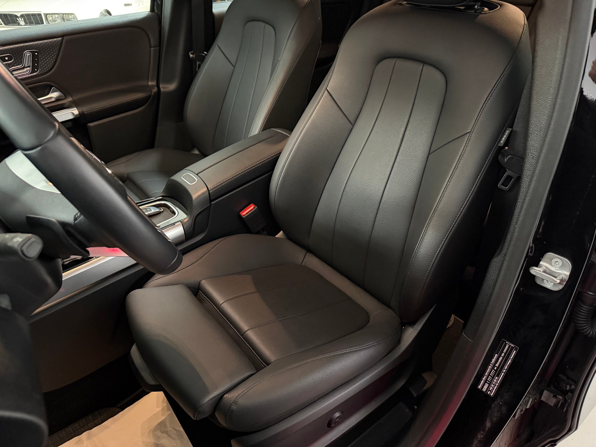 MERCEDES-BENZ GLB 220d 4Matic-image-7