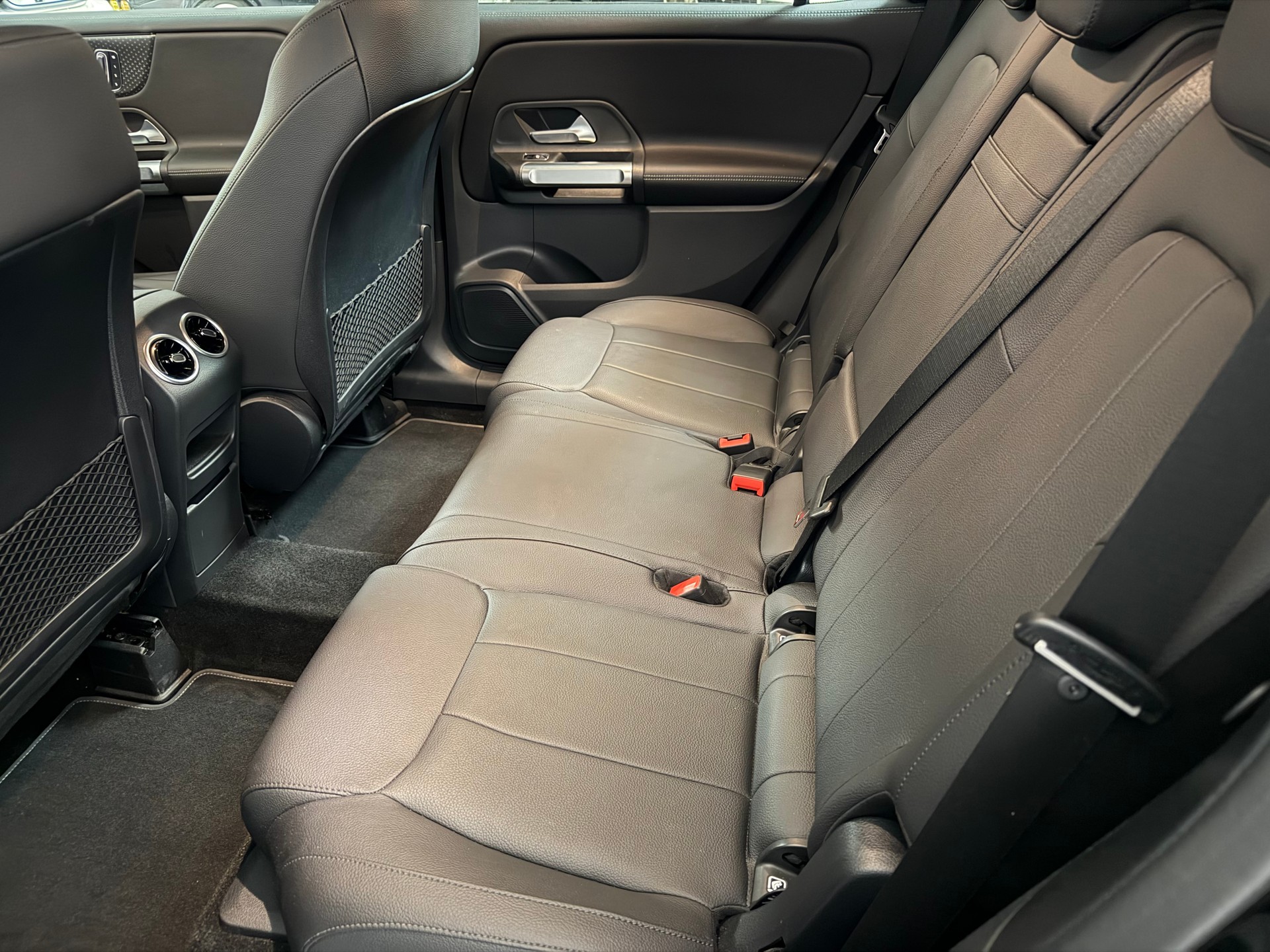 MERCEDES-BENZ GLB 220d 4Matic-image-10