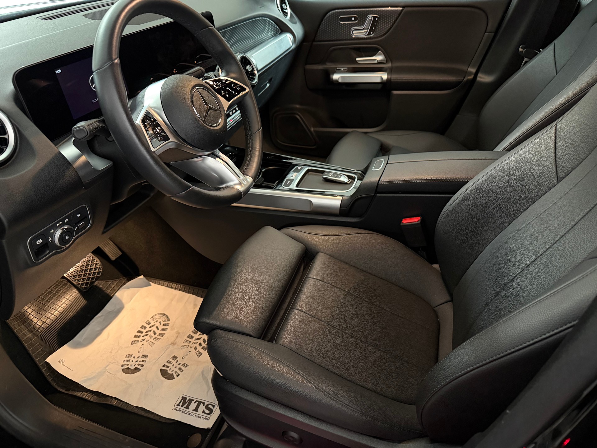 MERCEDES-BENZ GLB 220d 4Matic-image-6