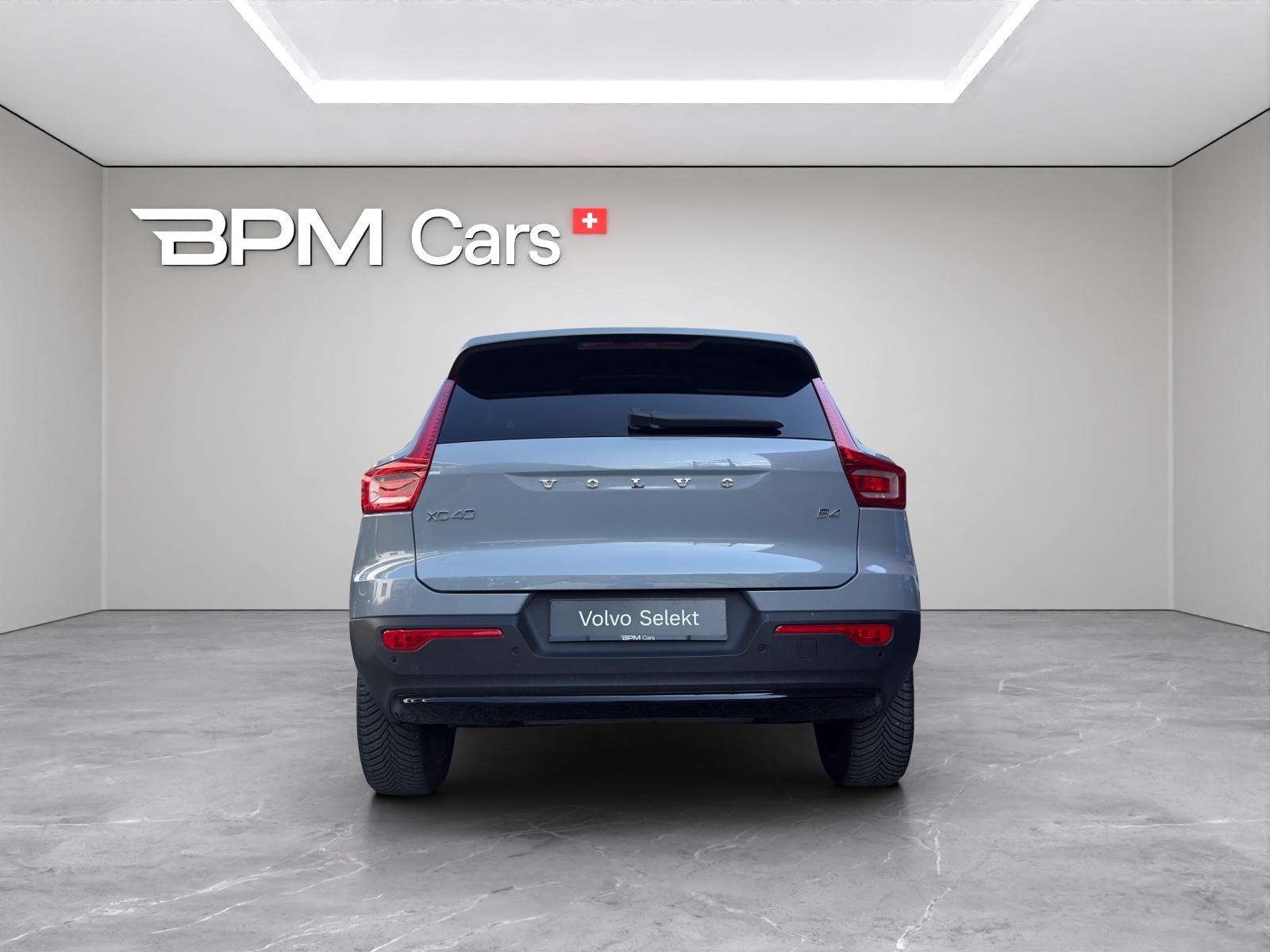 VOLVO XC40 2.0 B4 MH Plus Dark-image-2