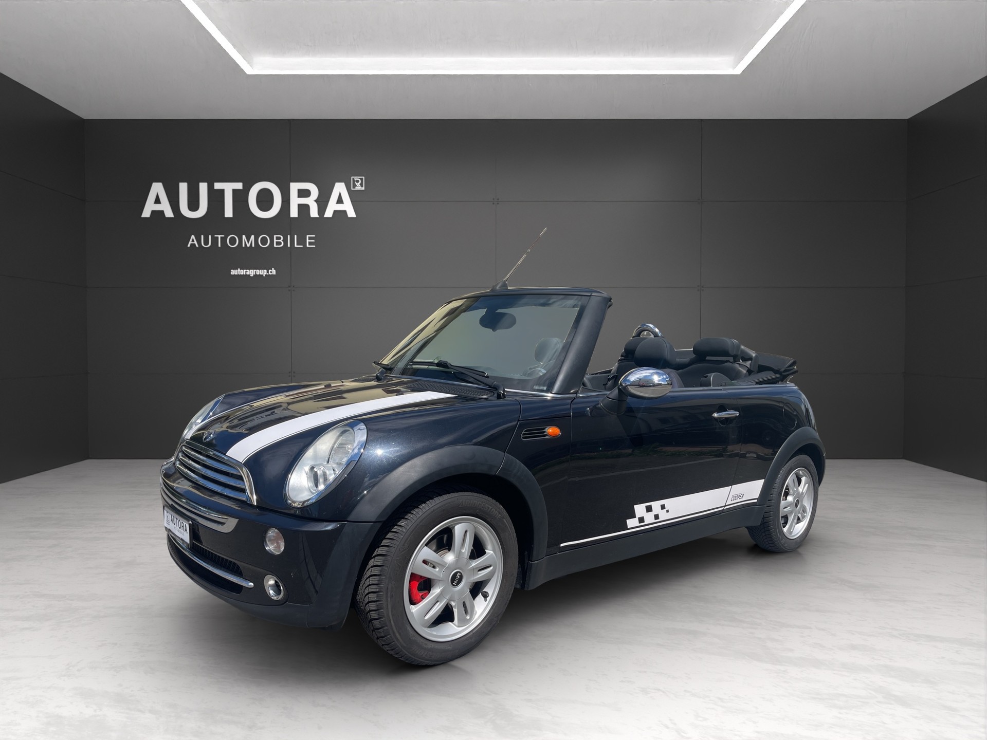 MINI Cooper Cabriolet-image-0