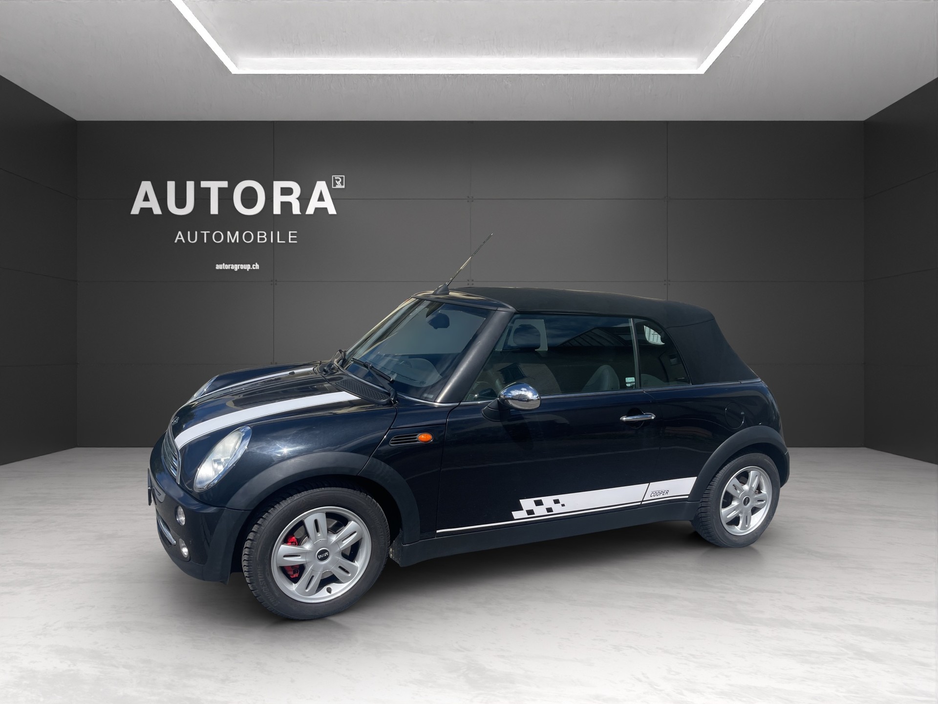 MINI Cooper Cabriolet-image-13