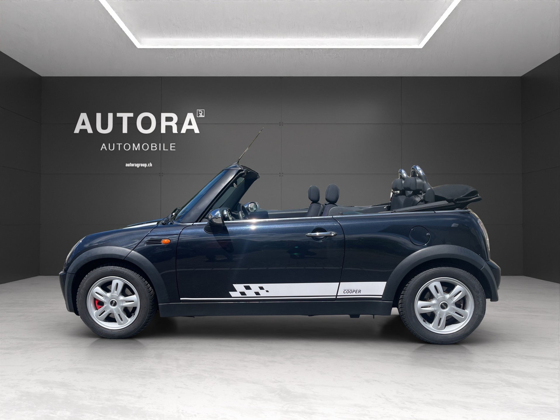 MINI Cooper Cabriolet-image-2