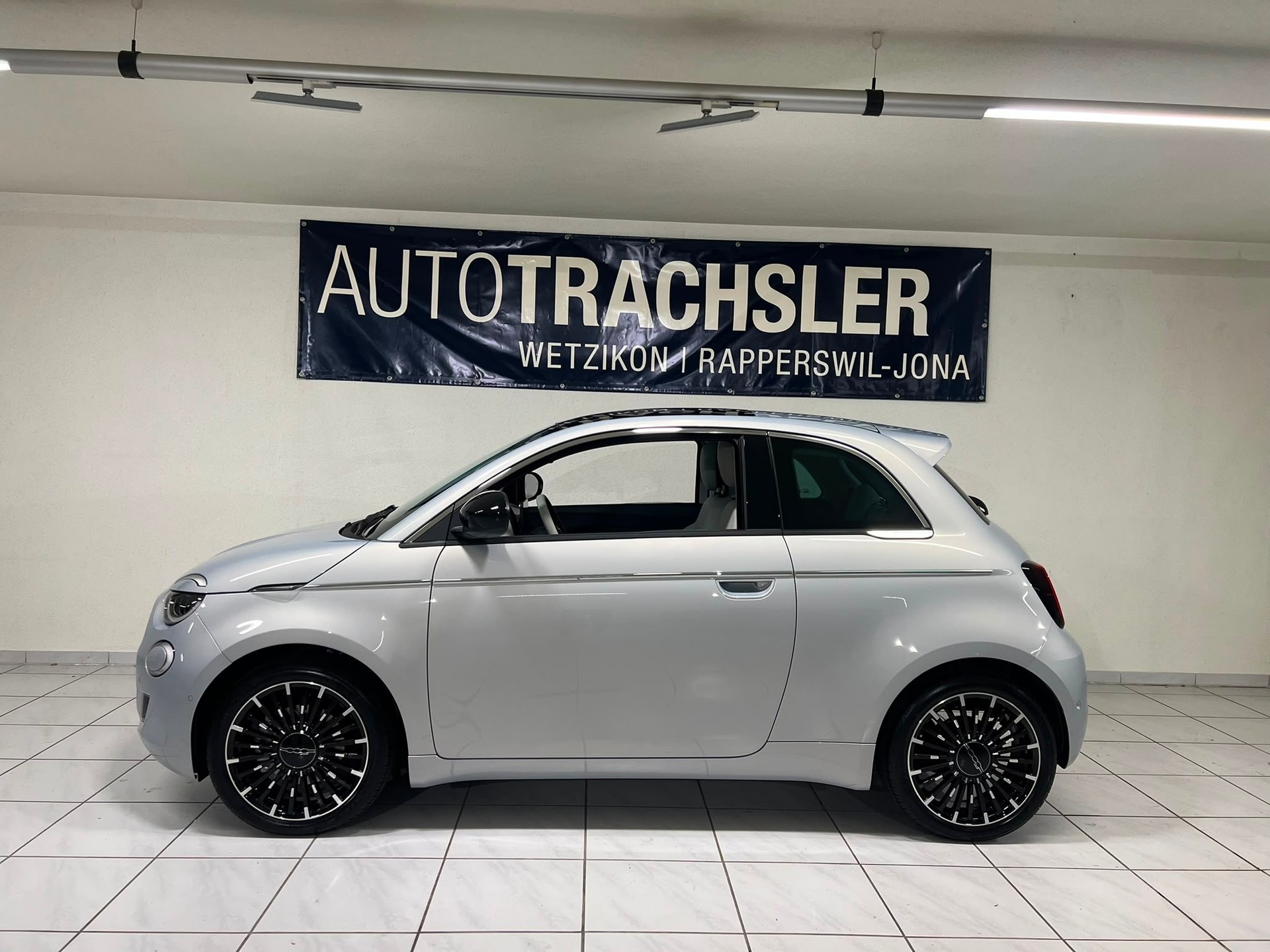 FIAT 500 electric 42kWh La Prima-image-1