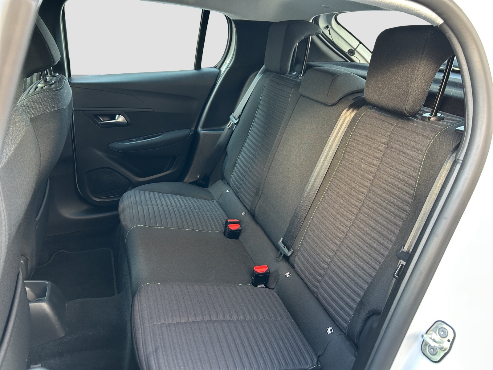 PEUGEOT 208 1.2 PureTech Active EAT8 - NAVI - LED - Einparkhilfe hinten - Sitzheizung-image-6